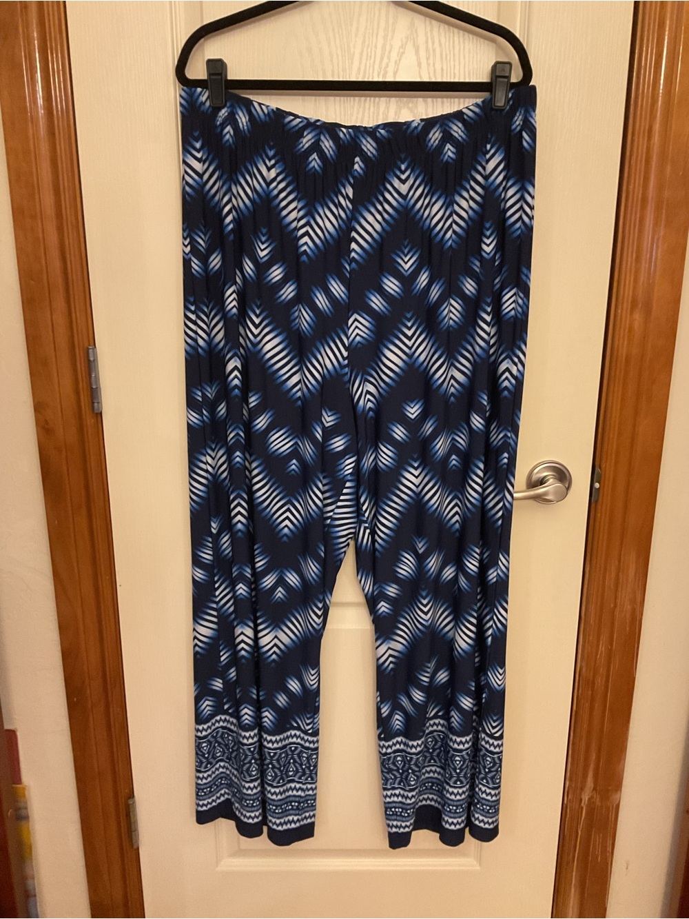 Denim 24/7 Navy & Light Blue Geometric Chevron Patterned Soft Pants 22/24 1X - Picture 3 of 10